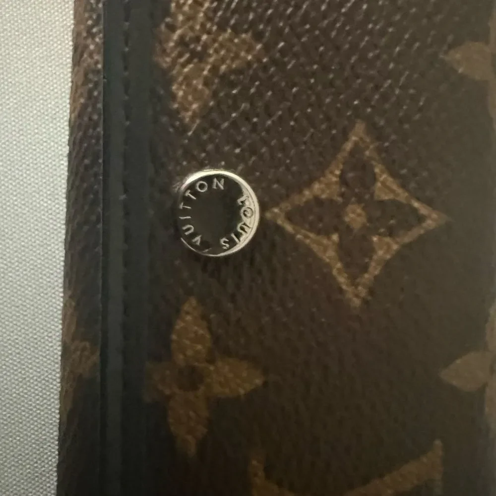 Preloved excellent condition Louis Vuitton Monogram Key Holder